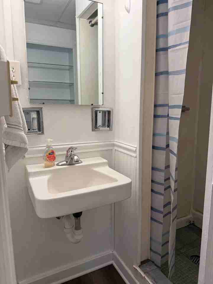 544 S 1st Ave #2 - Photo 5 of 12