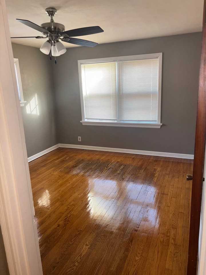 1534 Orchid Ave - Photo 6 of 10