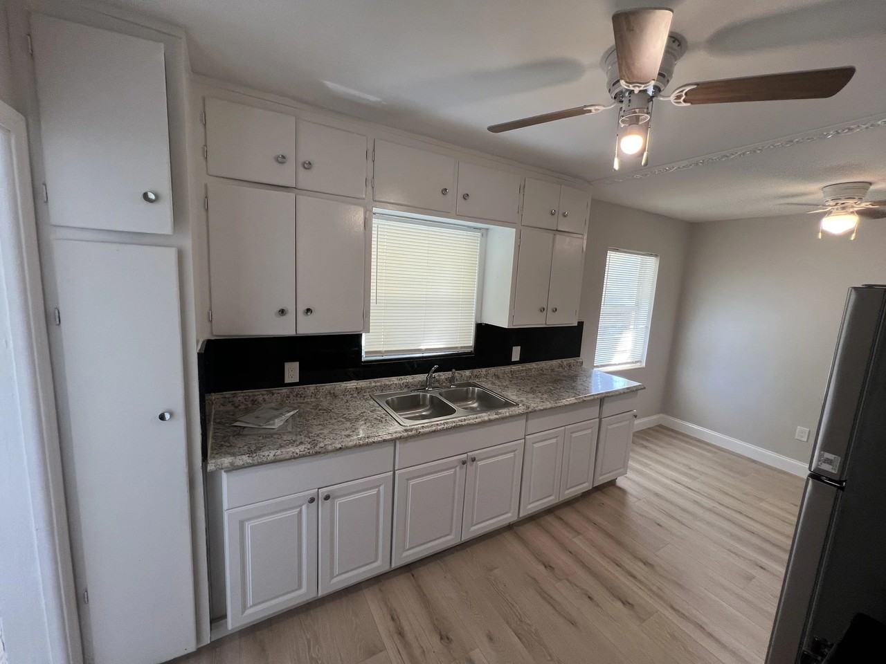 1622 N J St - Photo 5 of 20