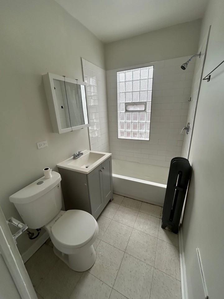 5345 W Hirsch St #2 - Photo 5 of 5