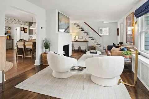 142 Oldfield Rd - Photo 7 of 20