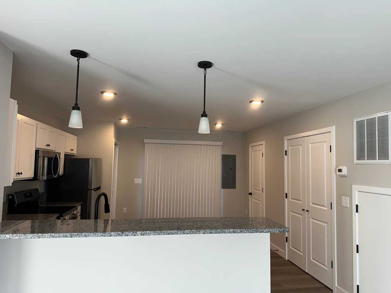 1316 Luke Ln - Photo 4 of 10