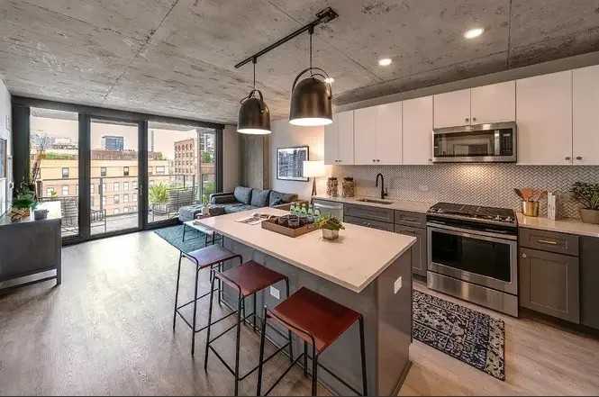 129 W Huron St - Photo 3 of 20