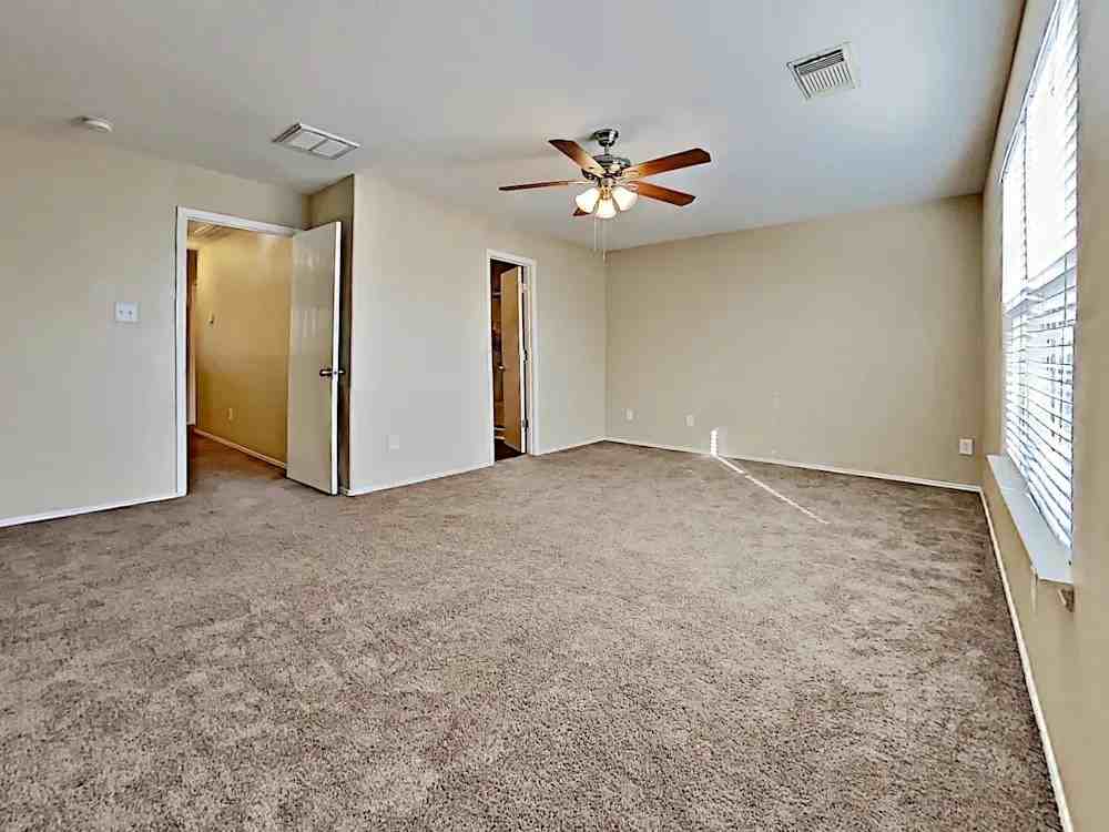 9219 Shaded Pines Dr - Photo 2 of 6