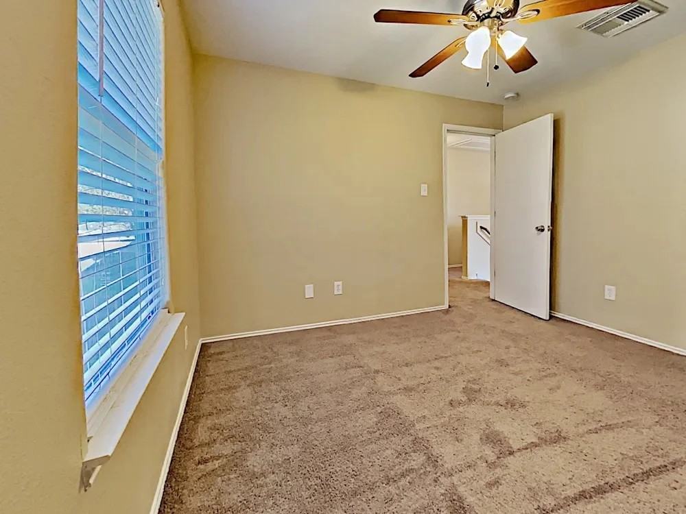 9219 Shaded Pines Dr - Photo 4 of 6