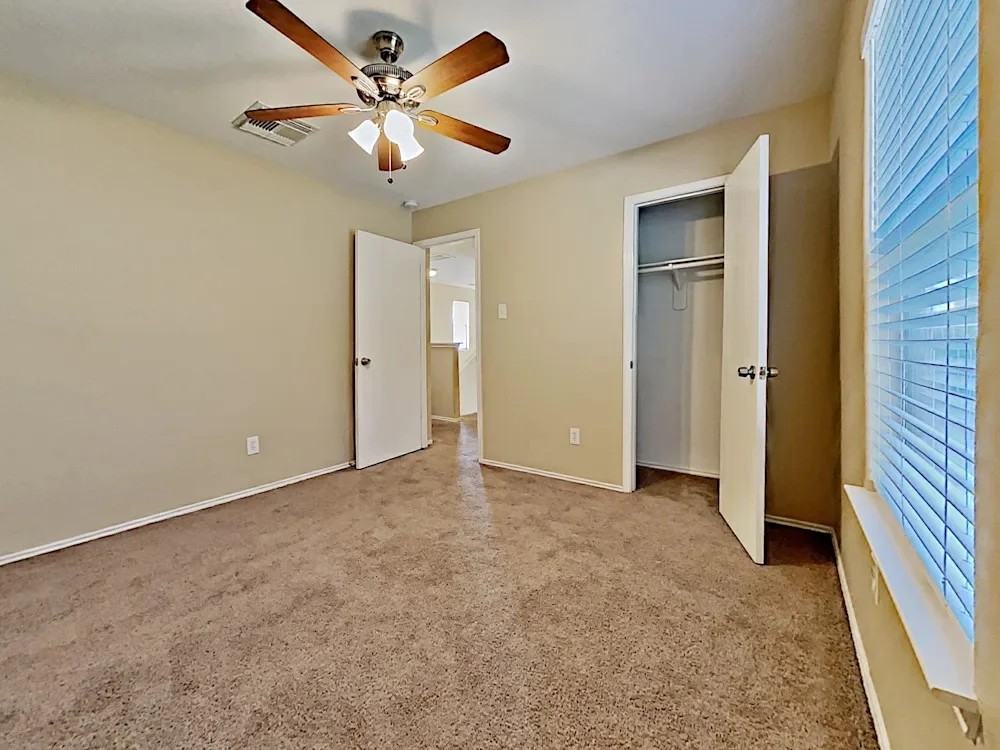 9219 Shaded Pines Dr - Photo 5 of 6