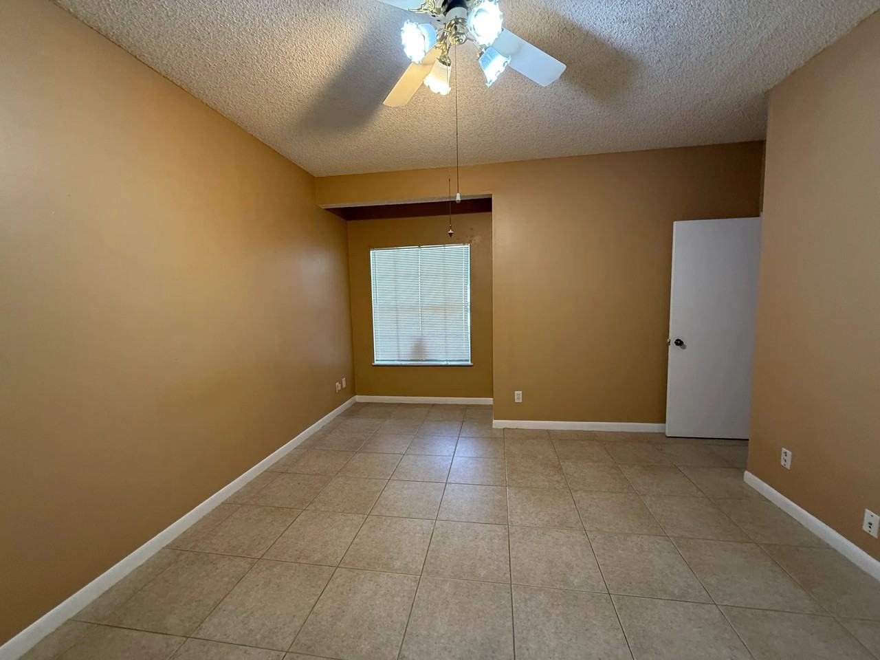 12121 Armenia Gables Cir - Photo 4 of 20