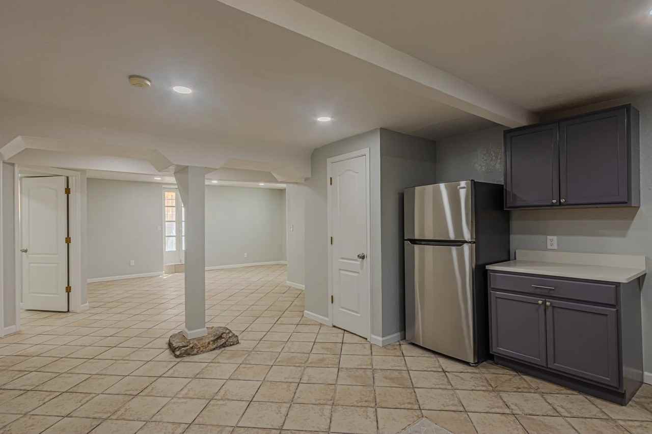 1127 N El Paso St #3 - Photo 5 of 20