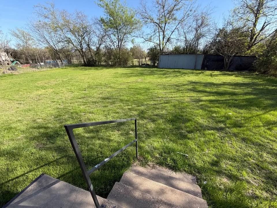 344 Leroy Pkwy - Photo 4 of 9