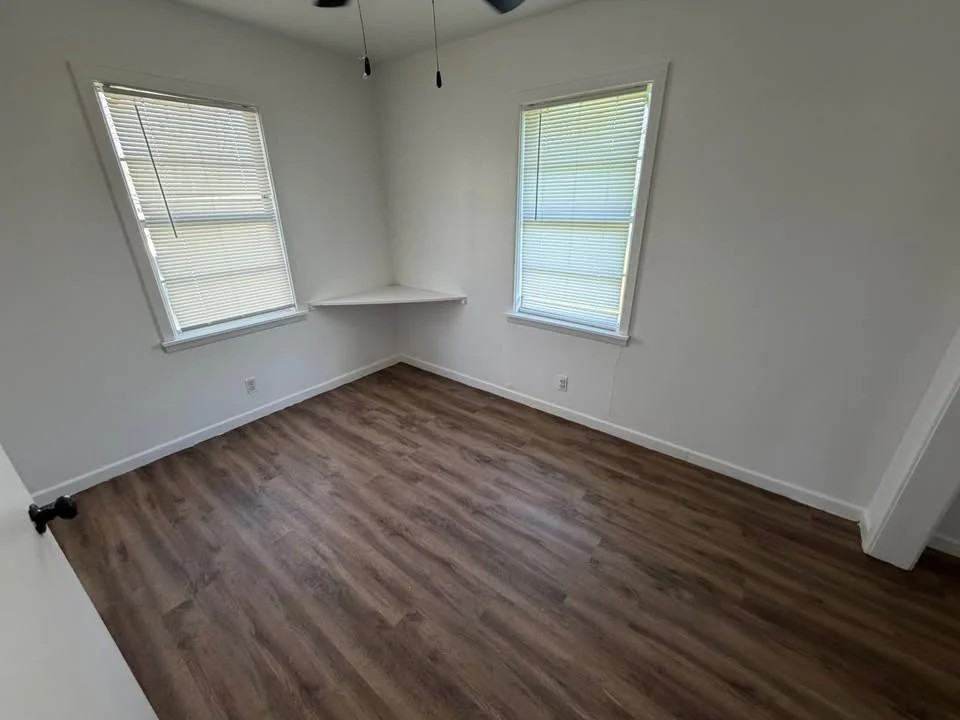 344 Leroy Pkwy - Photo 7 of 9