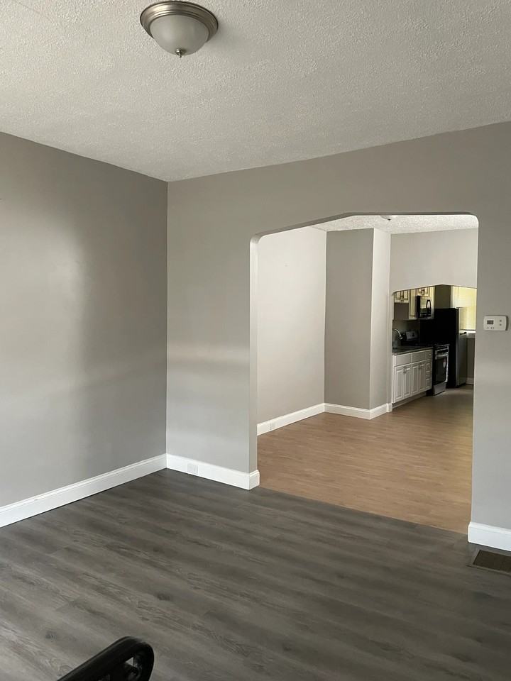 1508 E 28th St - Photo 2 of 12