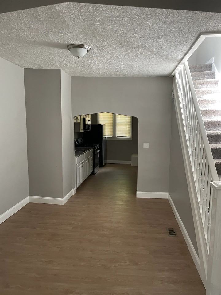 1508 E 28th St - Photo 3 of 12