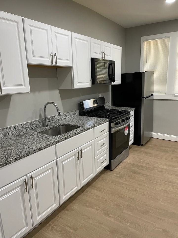 1508 E 28th St - Photo 4 of 12