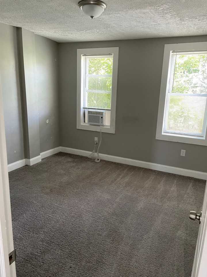 1508 E 28th St - Photo 6 of 12