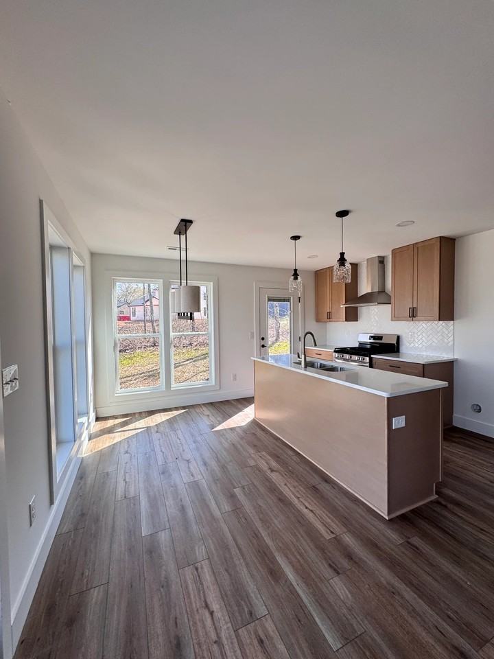 424 Fowler Rd - Photo 3 of 18