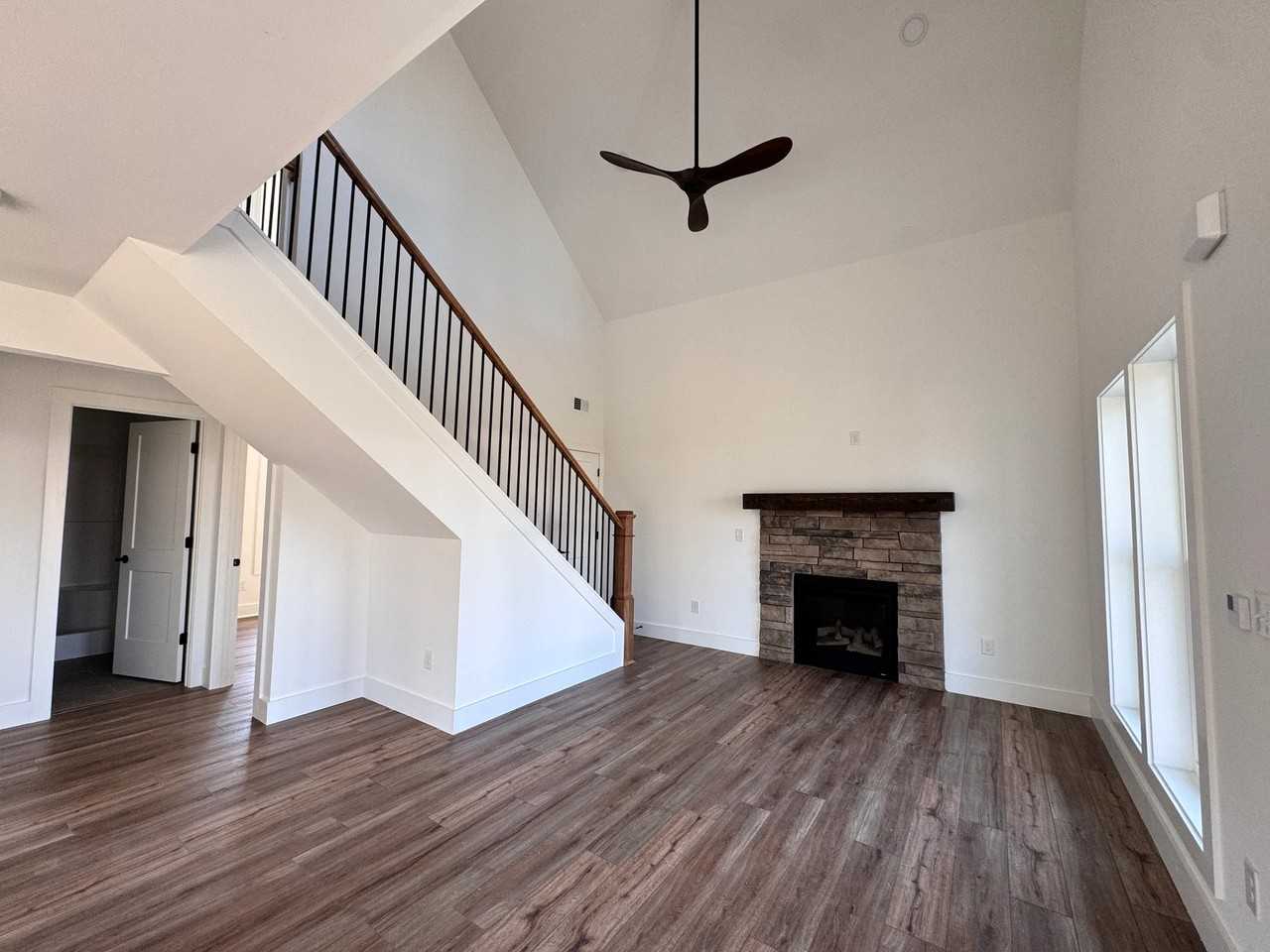 424 Fowler Rd - Photo 4 of 18