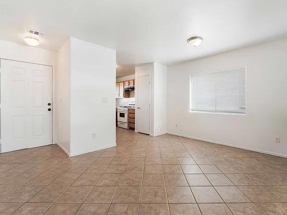 5021 Drifting Pebble St - Photo 5 of 11