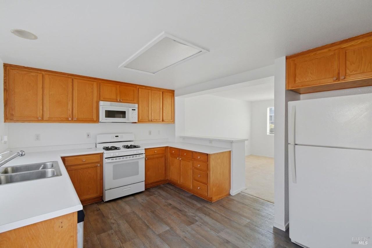 712 Daniels Ave - Photo 7 of 20