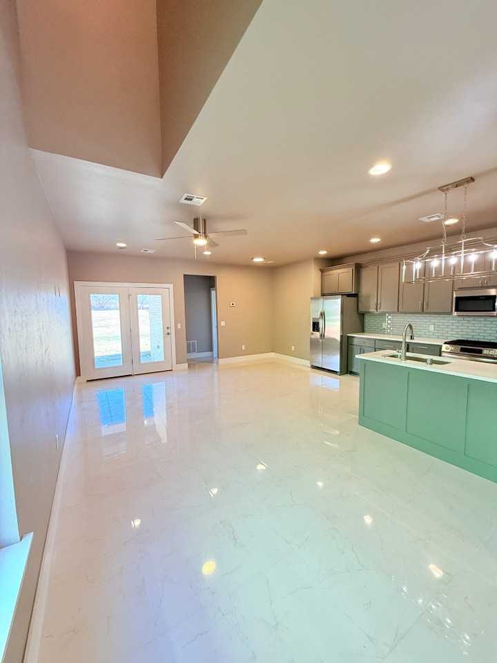 621 Abadan Dr - Photo 2 of 20