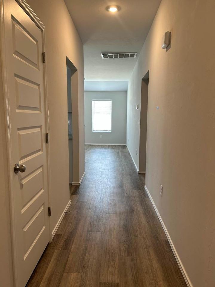 9709 Laredo Ln - Photo 7 of 20