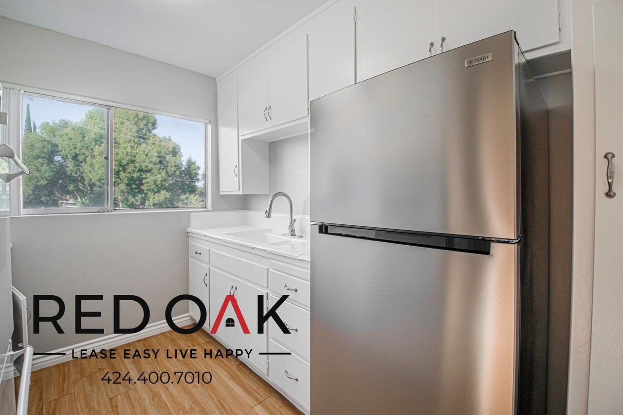 15405 Vanowen St - Photo 7 of 20