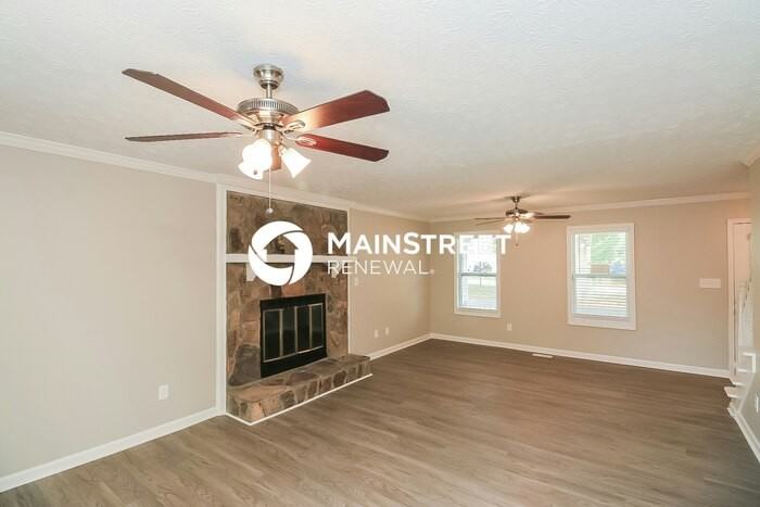 115 Anna Ave - Photo 5 of 17