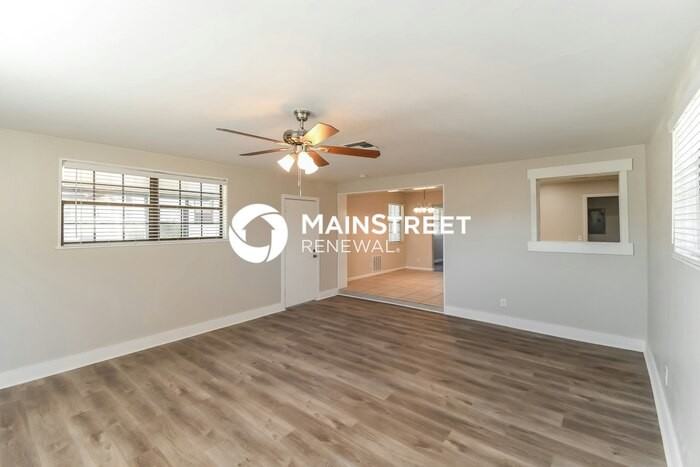 6528 Blackwood Dr - Photo 3 of 16