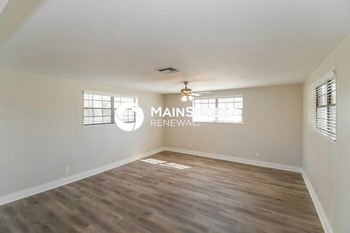 6528 Blackwood Dr - Photo 5 of 16