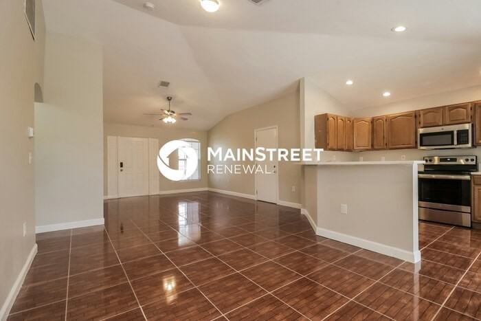 3001 37th St Sw - Photo 5 of 16