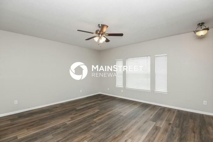 105 Callender Dr - Photo 4 of 17