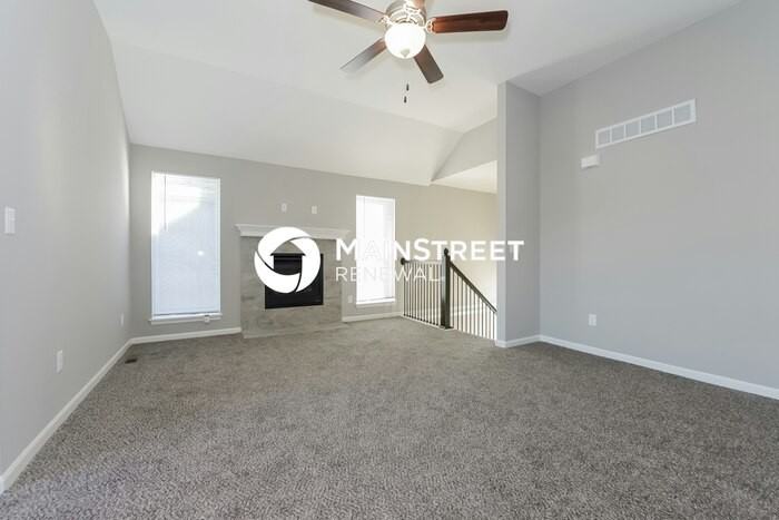 100 Samantha St - Photo 2 of 17