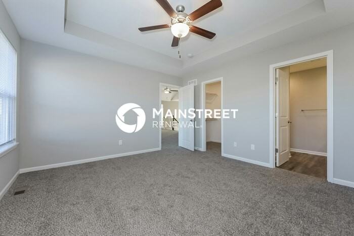 100 Samantha St - Photo 7 of 17