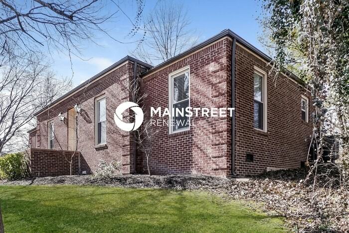 5904 Bluffington Ct - Photo 4 of 16