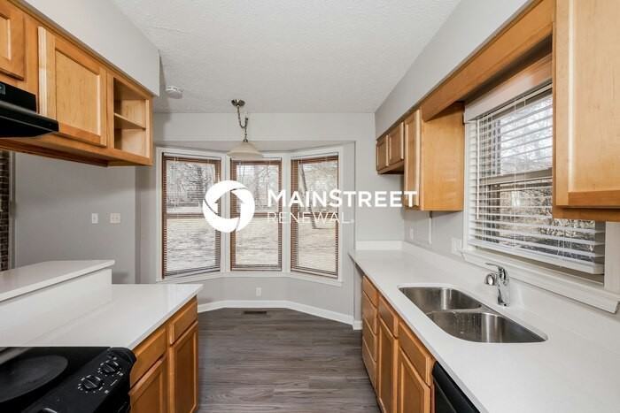 5904 Bluffington Ct - Photo 7 of 16