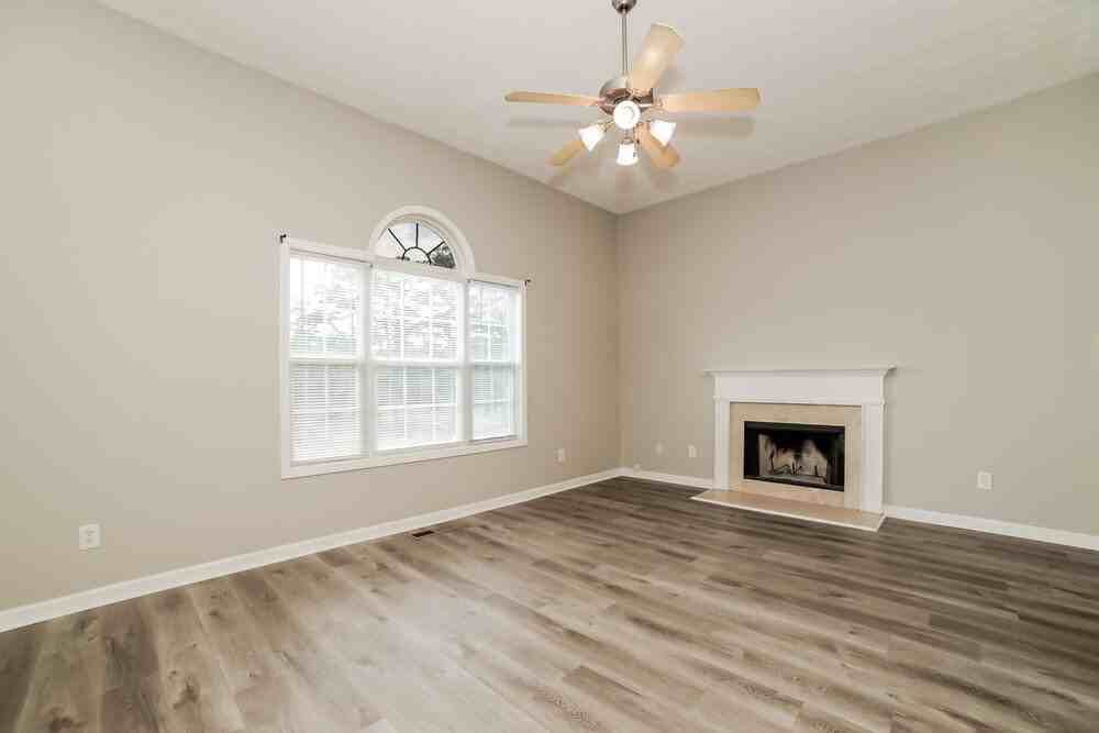 124 S Winds Dr - Photo 5 of 17