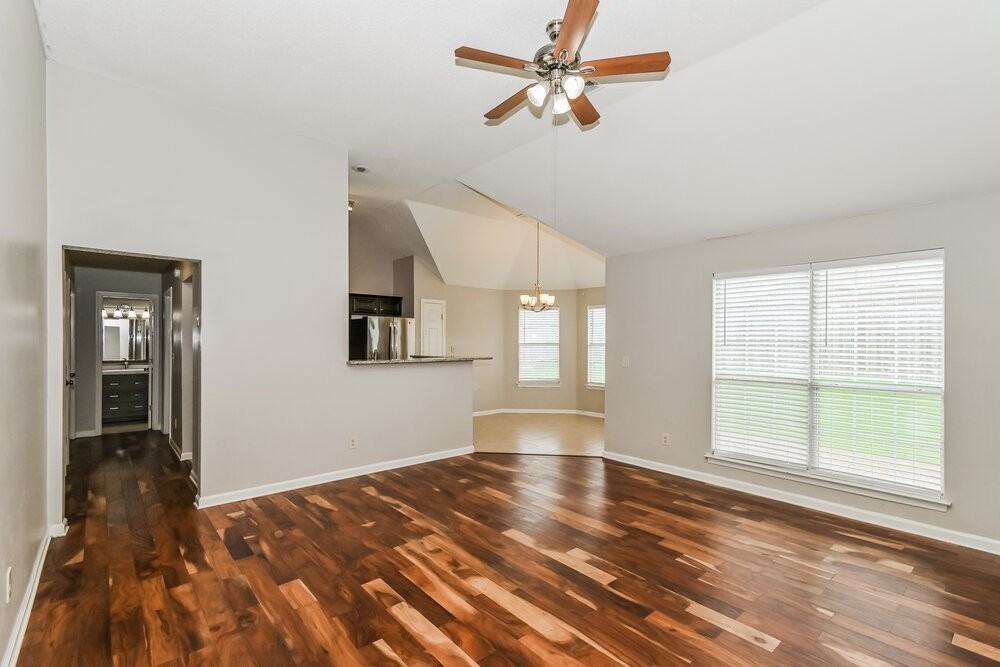 4874 Phipps Dr - Photo 3 of 16