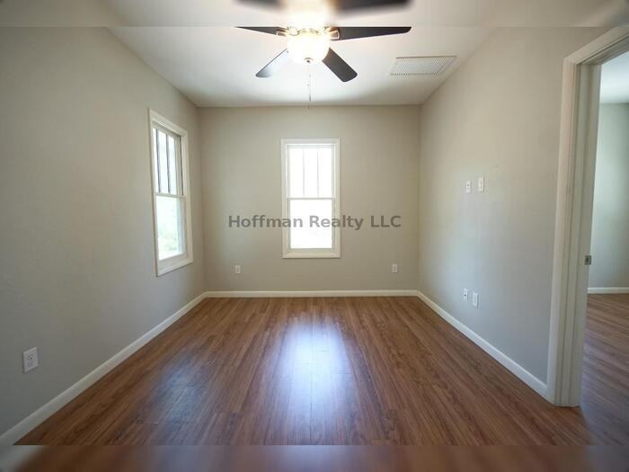 1901 W Bristol Ave #B - Photo 2 of 12