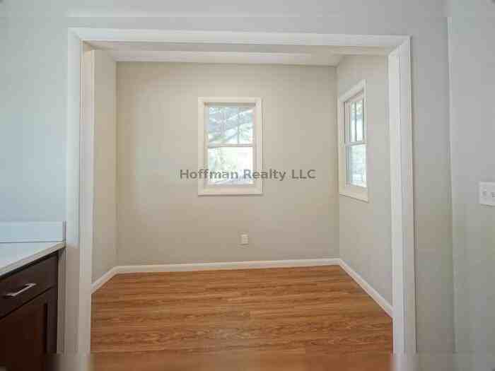 1901 W Bristol Ave #B - Photo 6 of 12