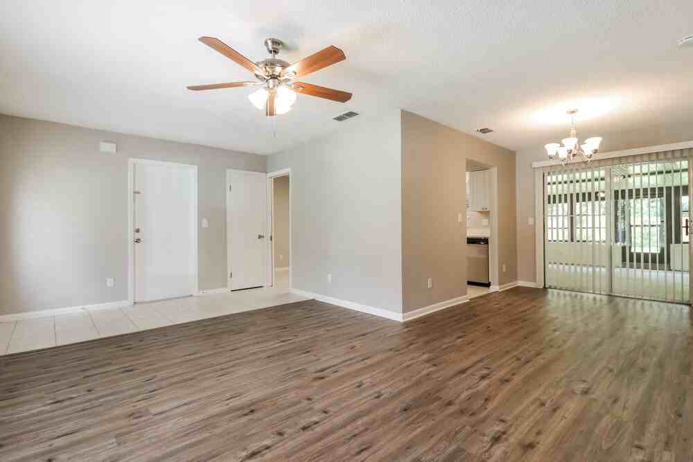 17507 Cranbrook Dr - Photo 4 of 16