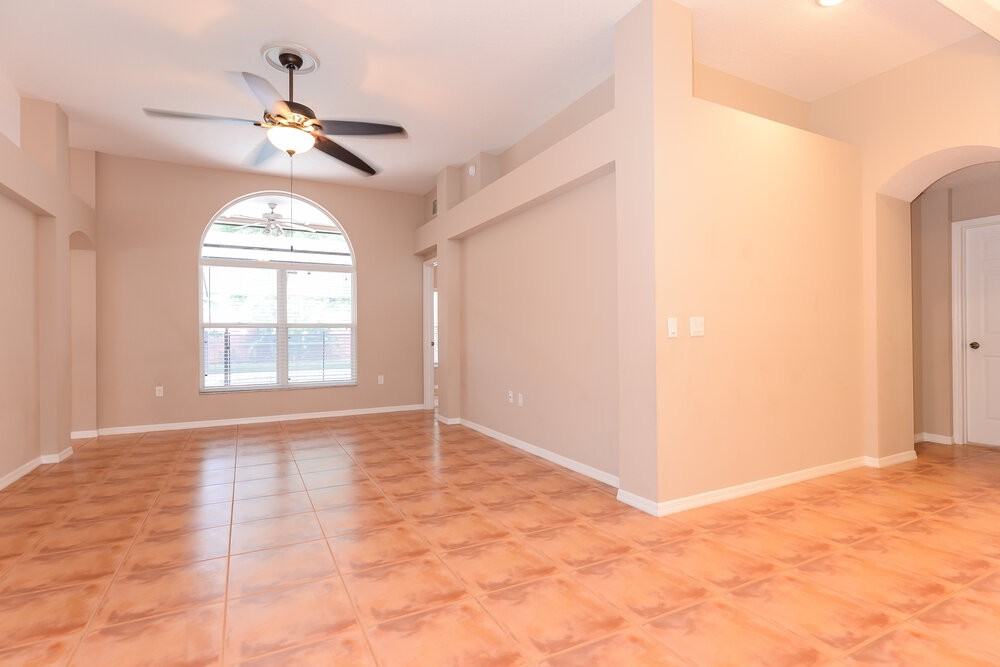 2602 Freeland Dr - Photo 2 of 14