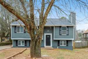 featured image of 725 Sunfield Dr Nw