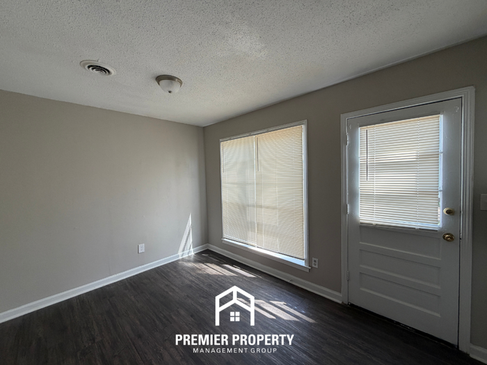 7144 Tulip Trail Dr - Photo 3 of 19