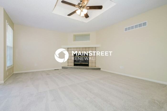 818 Autumn Dr - Photo 2 of 18