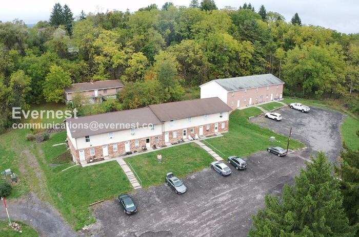 187 Glenn St - Photo 7 of 9