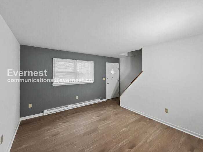 12804 N Cresap St #D - Photo 4 of 9