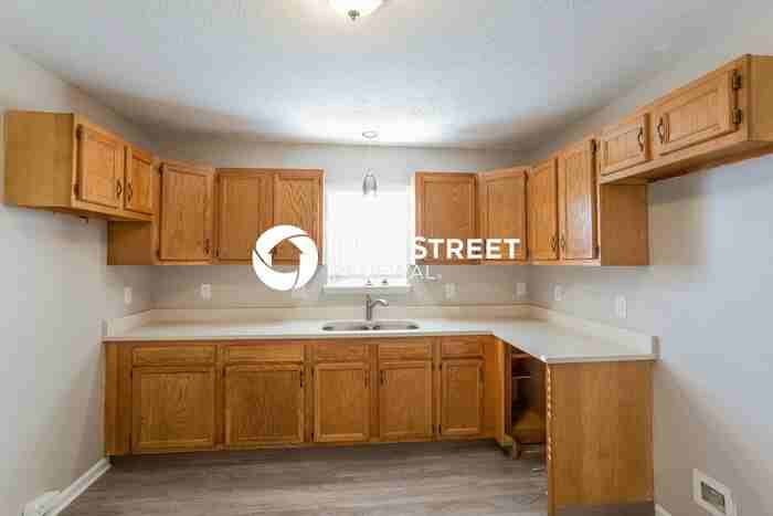 11043 Waterfield Pl - Photo 6 of 17