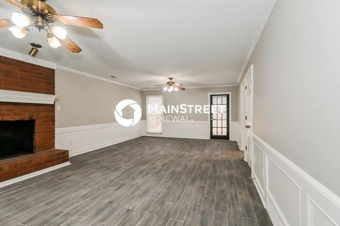 2231 Oak Hollow Ln - Photo 4 of 17