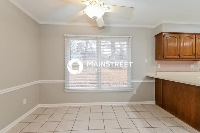 2231 Oak Hollow Ln - Photo 5 of 17