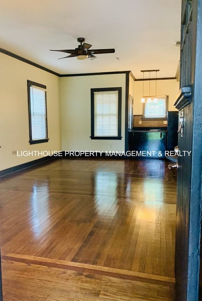 1137 Lasalle St - Photo 4 of 23