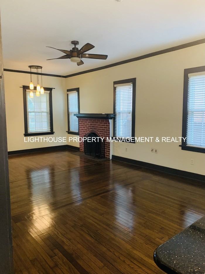 1137 Lasalle St - Photo 6 of 23